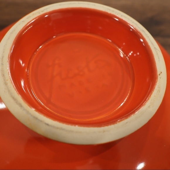 Vintage Fiesta red radioactive covered casserole - Picture 8 of 16